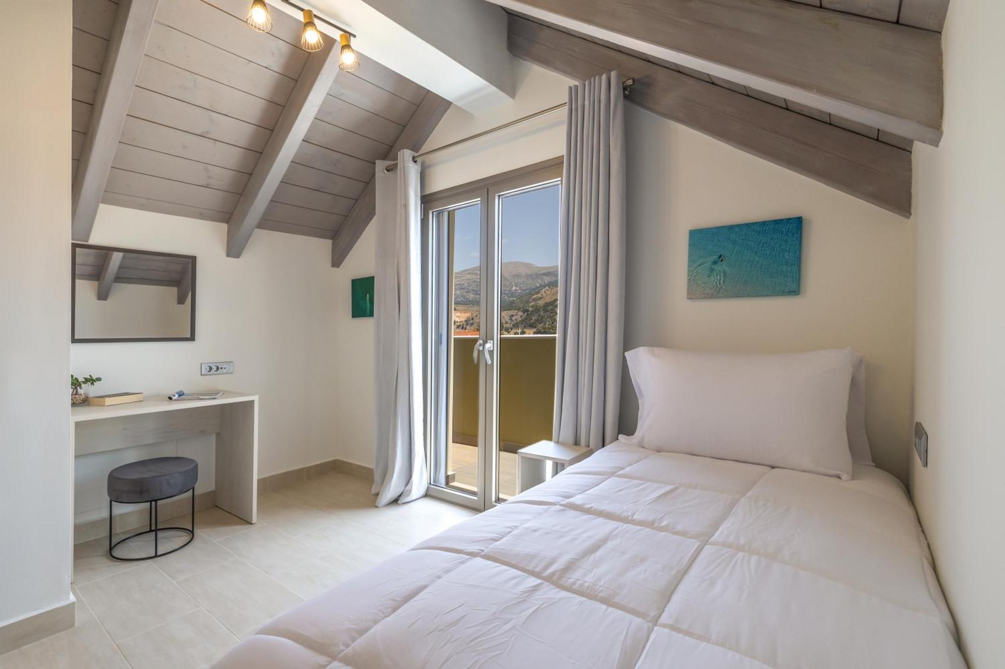 Am Suites Kefalonia アルゴストリオン エクステリア 写真